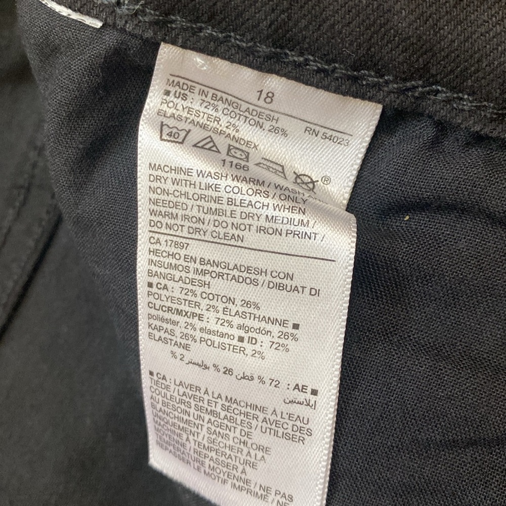 Everyday Casual Womens Old navy black mid rise boyfriend rolled hem denim shorts - Picture 3 of 3